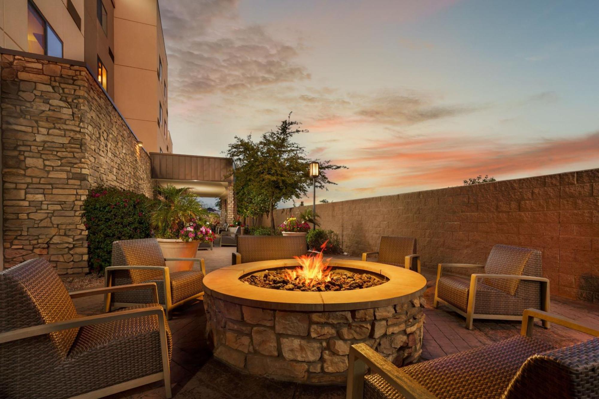 Courtyard By Marriott Phoenix Mesa Gateway Airport Dış mekan fotoğraf